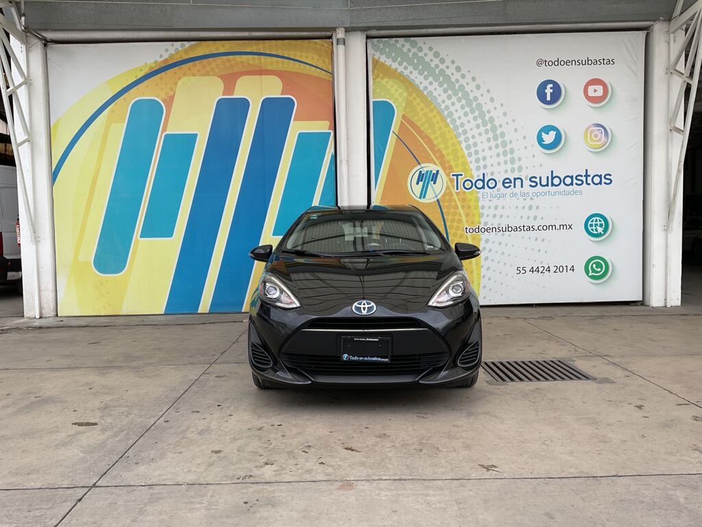 Toyota Prius 2019 5p C Hibrido L4/1.5/Aut 2019 Toyota Prius Venta Exteriores 2