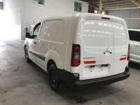 Peugeot Partner Maxi 2019 5p L4/1.6/T Diesel Man 2019 Peugeot Partner Maxi Venta Exteriores 6