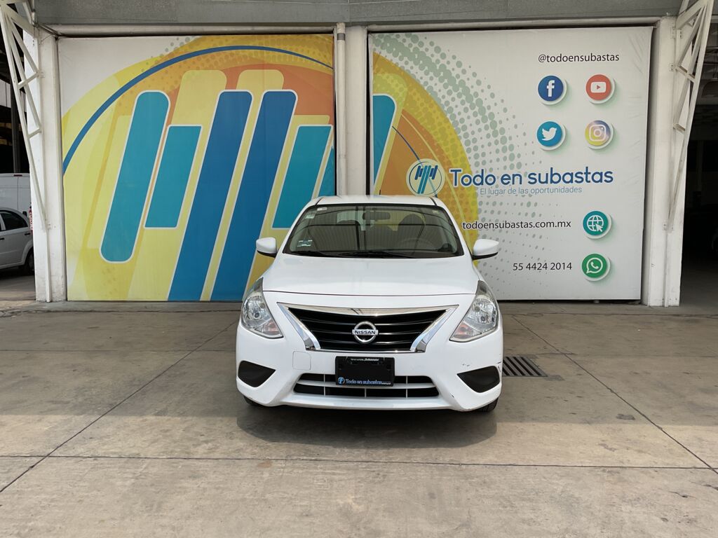Nissan Versa 2017 4p Sense L4/1.6 Man 2017 Nissan Versa Venta Exteriores 2
