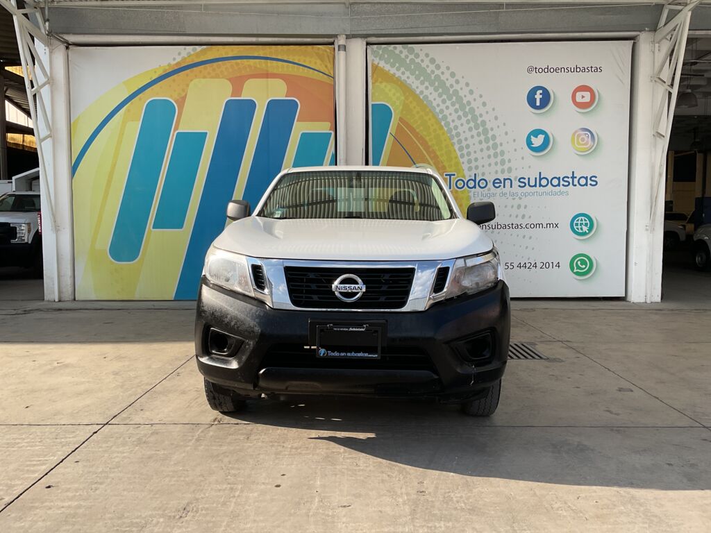 Nissan NP300 Doble Cabina 2019 4p SE L4/2.5 Man A/A Paq. Seg. 2019 Nissan NP300 Doble Cabina Venta Exteriores 2
