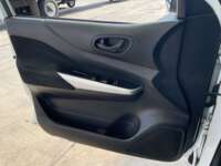 Nissan NP300 Doble Cabina 2019 4p SE L4/2.5 Man A/A Paq. Seg. 2019 Nissan NP300 Doble Cabina Venta Interiores 13