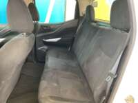 Nissan NP300 Doble Cabina 2019 4p SE L4/2.5 Man A/A Paq. Seg. 2019 Nissan NP300 Doble Cabina Venta Interiores 16