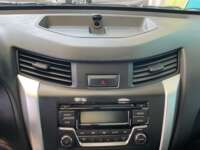 Nissan NP300 Doble Cabina 2019 4p SE L4/2.5 Man A/A Paq. Seg. 2019 Nissan NP300 Doble Cabina Venta Interiores 5