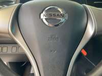 Nissan NP300 Doble Cabina 2019 4p SE L4/2.5 Man A/A Paq. Seg. 2019 Nissan NP300 Doble Cabina Venta Interiores 10