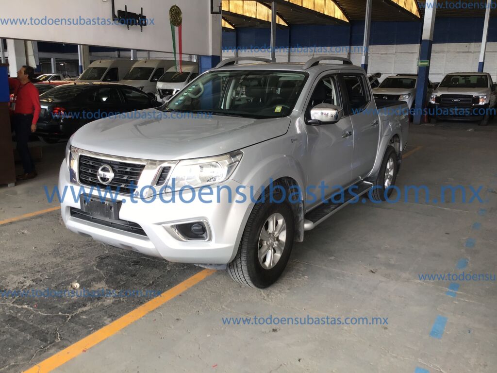 Nissan NP300 Frontier 2019 4p LE L4/2.5 Man IMG_6016