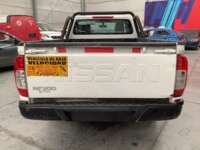 Nissan NP300 Estacas 2018 2p L4/2.5 Man D/H Paq. Seg. 2018 Nissan NP300 Estacas Venta Exteriores 6