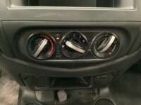 Nissan NP300 Estacas 2018 2p L4/2.5 Man D/H Paq. Seg. 2018 Nissan NP300 Estacas Venta Interiores 7