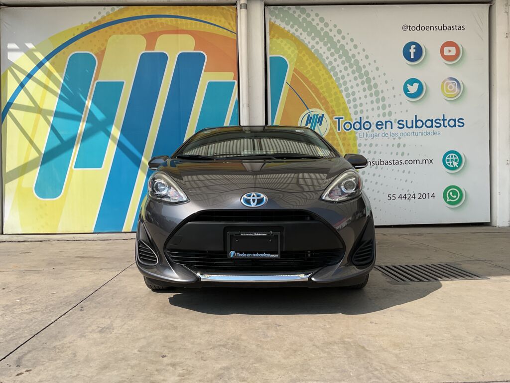 Toyota Prius 2020 5p C Híbrido L4/1.5 Aut  2020 Toyota Prius Venta Exteriores 2