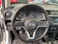 Nissan NP300 Estacas 2022 2p L4/2.5 Man 2022 Nissan NP300 Estacas Venta Interiores 1