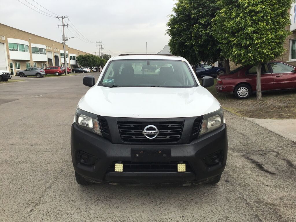 Nissan NP300 Doble Cabina 2018 4p S L4/2.5 Man A/A Paq. Seg. 2018 Nissan NP300 Doble Cabina Venta Exteriores 2