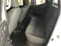 Nissan NP300 Doble Cabina 2018 4p S L4/2.5 Man A/A Paq. Seg. 2018 Nissan NP300 Doble Cabina Venta Interiores 15