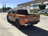 Nissan NP300 Frontier 2020 4p XE L4/2.5 Man Paq. Seg. 2020 Nissan NP300 Frontier Ingreso Exteriores 6