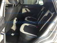 Volkswagen T-Cross 2022 5p Highline L3/1.0/T Tiptronic Línea Nueva 2022 Volkswagen T-Cross Ingreso Interiores 17