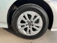 Toyota Prius 2018 5p Base Hibrido L4/1.8 Aut. 2018 Toyota Prius Venta Llantas 10
