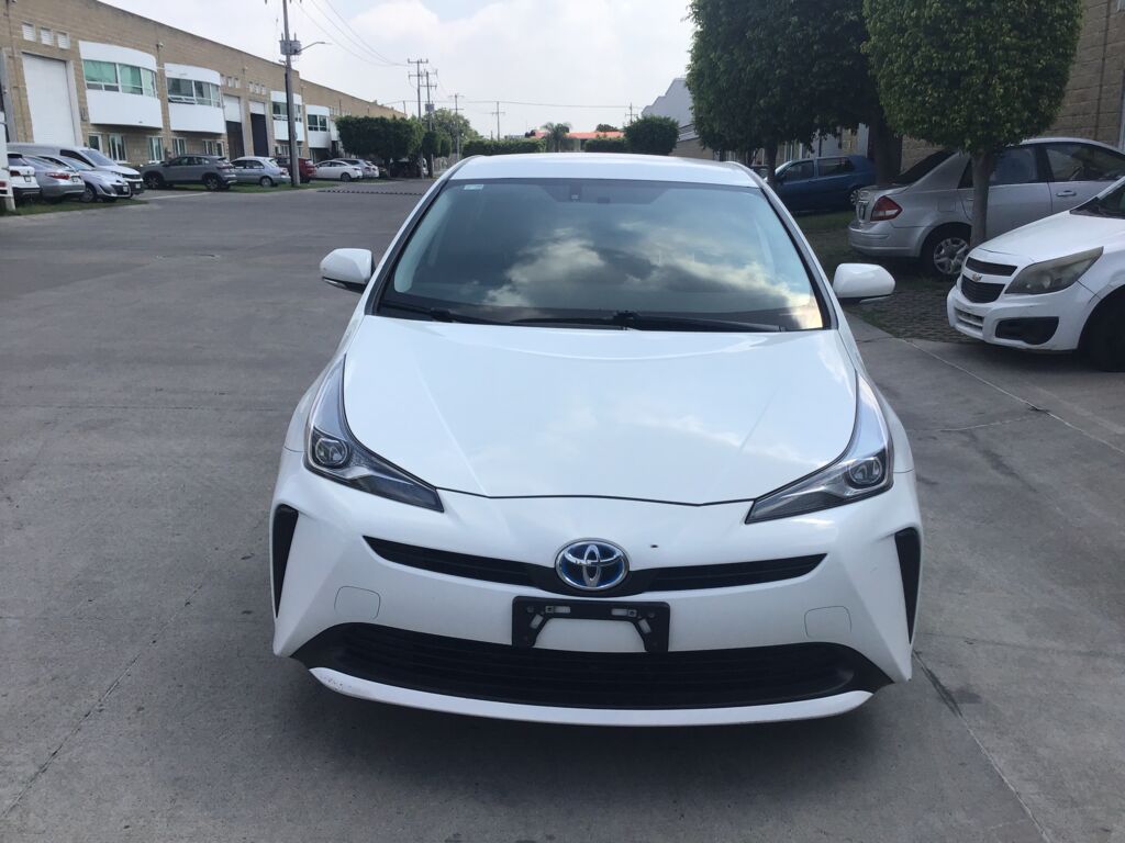 Toyota Prius 2021 5p Base Híbrido L4/1.8 ECT-i 2021 Toyota Prius Venta Exteriores 2