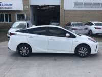 Toyota Prius 2021 5p Base Híbrido L4/1.8 ECT-i 2021 Toyota Prius Venta Exteriores 4