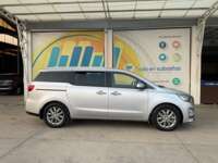 Kia Sedona 2019 5 pts EX 3.3L MPI, TA 6 Vel, A/C, VE, BA, BL, Tela, GPS, 8 pas. camara de reversa, f halogeno, RA 18 2019 Kia Sedona Venta Exteriores 4
