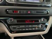 Kia Sedona 2019 5 pts EX 3.3L MPI, TA 6 Vel, A/C, VE, BA, BL, Tela, GPS, 8 pas. camara de reversa, f halogeno, RA 18 2019 Kia Sedona Venta Interiores 10