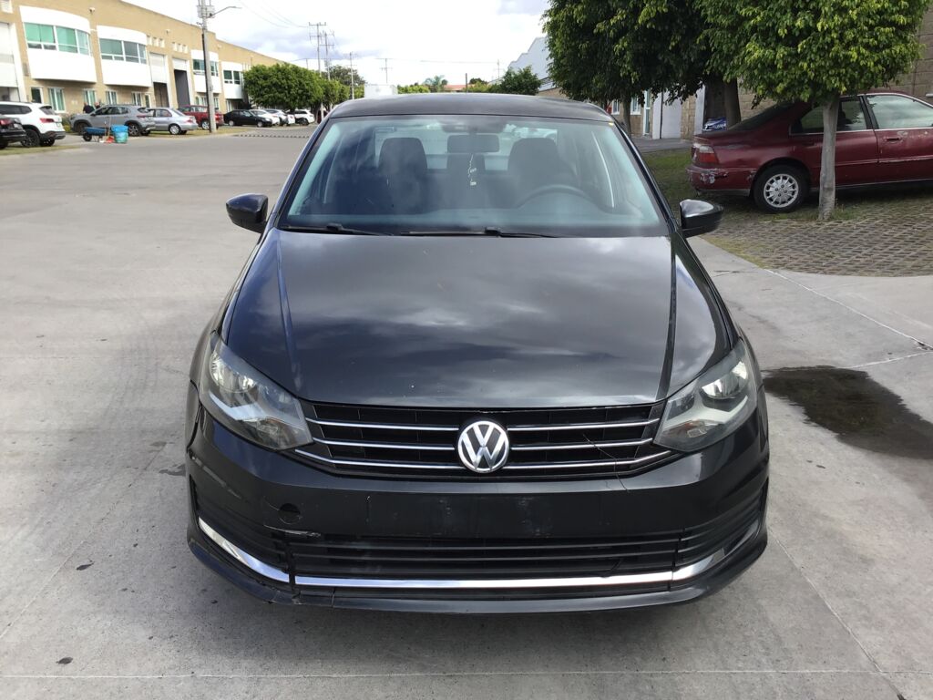 Volkswagen Vento 2018 4p Comfortline L4/1.6 Tiptronic 2018 Volkswagen Vento Venta Exteriores 2