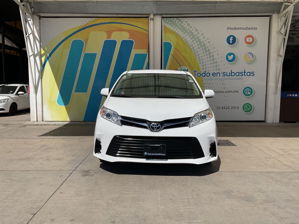 Toyota Sienna 2018 5p LE V6/3.5 Aut     2018 Toyota Sienna Venta Exteriores 2