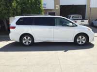 Toyota Sienna 2020 5p LE V6/3.5 Aut 2020 Toyota Sienna Venta Exteriores 4