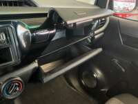 Toyota Hilux 2019 2p Cabina Sencilla L4/2.7 Man 2019 Toyota Hilux Venta Interiores 12