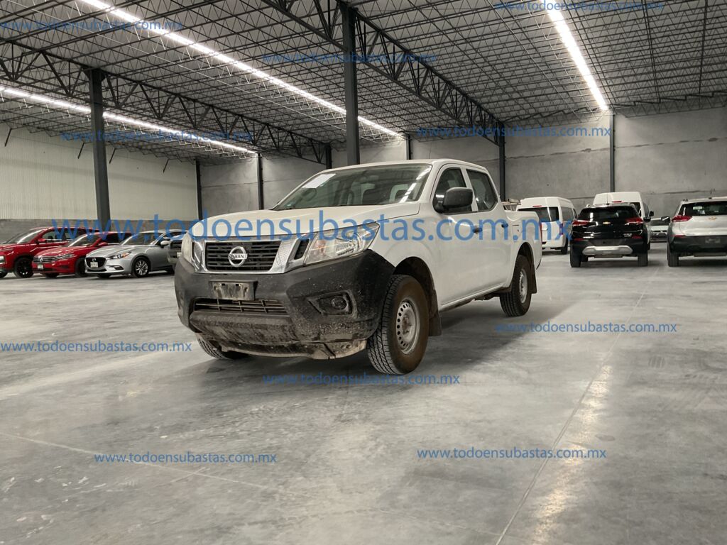 Nissan NP300 Doble Cabina 2020  IMG_9859