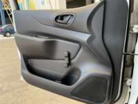 Nissan NP300 Doble Cabina 2017  2017 Nissan NP300 Doble Cabina Venta Interiores 13