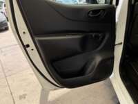 Nissan NP300 Doble Cabina 2017  2017 Nissan NP300 Doble Cabina Venta Interiores 15