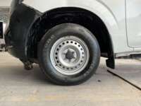 Nissan NP300 Doble Cabina 2017  2017 Nissan NP300 Doble Cabina Venta Llantas 1