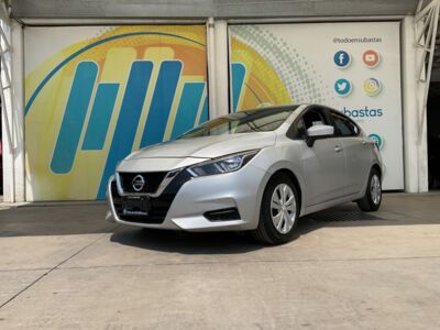 Nissan Versa 2020 4p Advance L4/1.6 CVT Línea Nueva