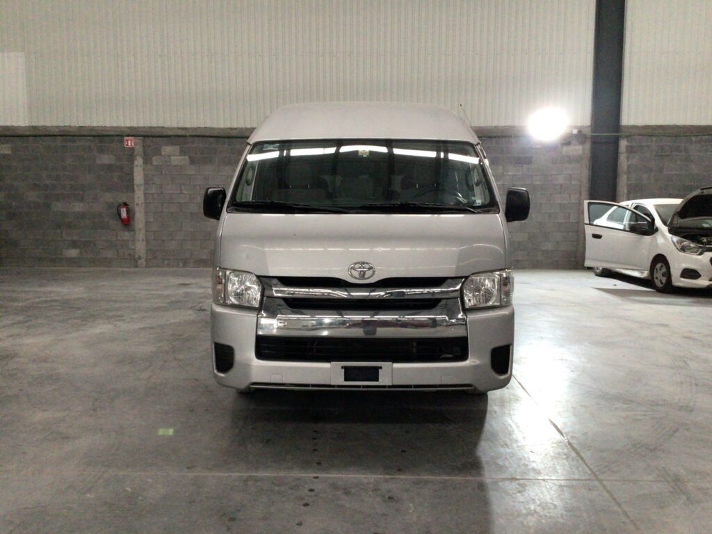 Toyota Hiace 2019 5p L4/2.7 Man 15/Pas 2019 Toyota Hiace Venta Exteriores 2
