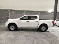 Nissan NP300 Frontier 2018 4p XE L4/2.5 Man Paq. Seg. 2018 Nissan NP300 Frontier Venta Exteriores 8