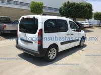 Peugeot Partner Tepee 2019 5p L4/1.6/T Diesel Man 2019 Peugeot Partner Ingreso Exteriores 4