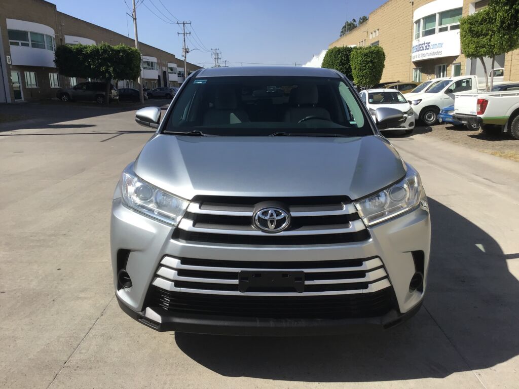 Toyota Highlander 2019 5p LE V6/3.5 Aut 2019 Toyota Highlander Venta Exteriores 2
