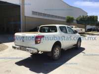 Mitsubishi L200 2016 4p Doble L4/2.5/T Diesel Man 4X4 2016 Mitsubishi L200 Ingreso Exteriores 4