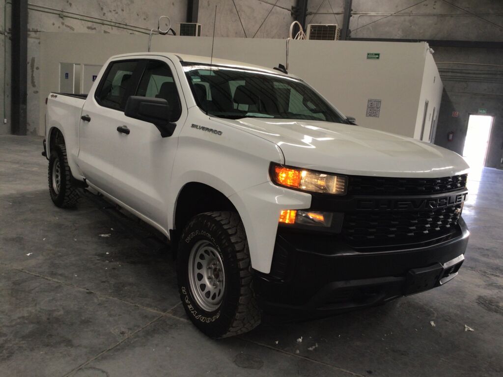 Chevrolet Silverado 2021 4p 1500 Custom Doble Cab V8/5.3 Aut 4x4 2021 Chevrolet Silverado Venta Exteriores 3