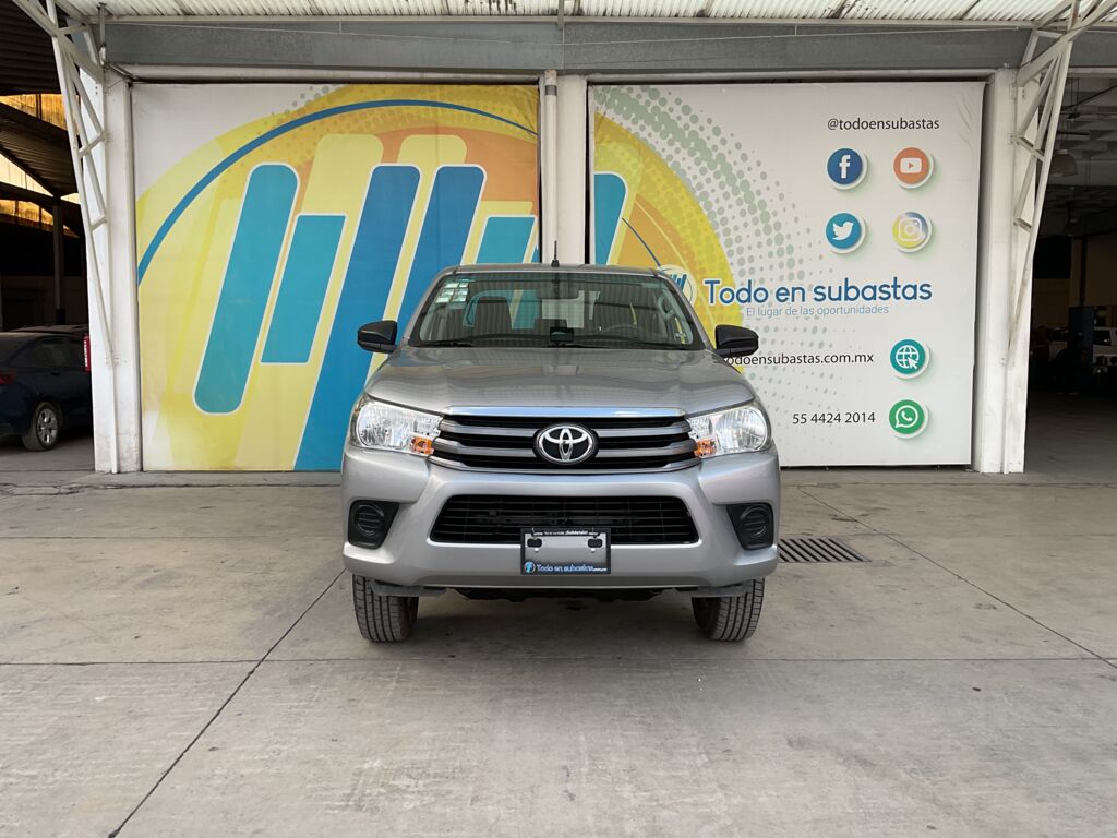 Toyota Hilux 2019 4p Doble Cabina Base L4/2.7 Man  2019 Toyota Hilux Venta Exteriores 2
