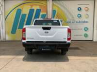 Nissan NP300 Doble Cabina 2020 4p SE L4/2.5 Man A/A Paq. Seg. 2020 Nissan NP300 Doble Cabina Venta Exteriores 6
