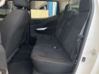 Nissan NP300 Doble Cabina 2020 4p SE L4/2.5 Man A/A Paq. Seg. 2020 Nissan NP300 Doble Cabina Venta Interiores 16