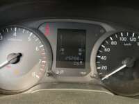 Nissan NP300 Doble Cabina 2020 4p SE L4/2.5 Man A/A Paq. Seg. 2020 Nissan NP300 Doble Cabina Venta Interiores 3