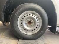Nissan NP300 Doble Cabina 2020 4p SE L4/2.5 Man A/A Paq. Seg. 2020 Nissan NP300 Doble Cabina Venta Llantas 1