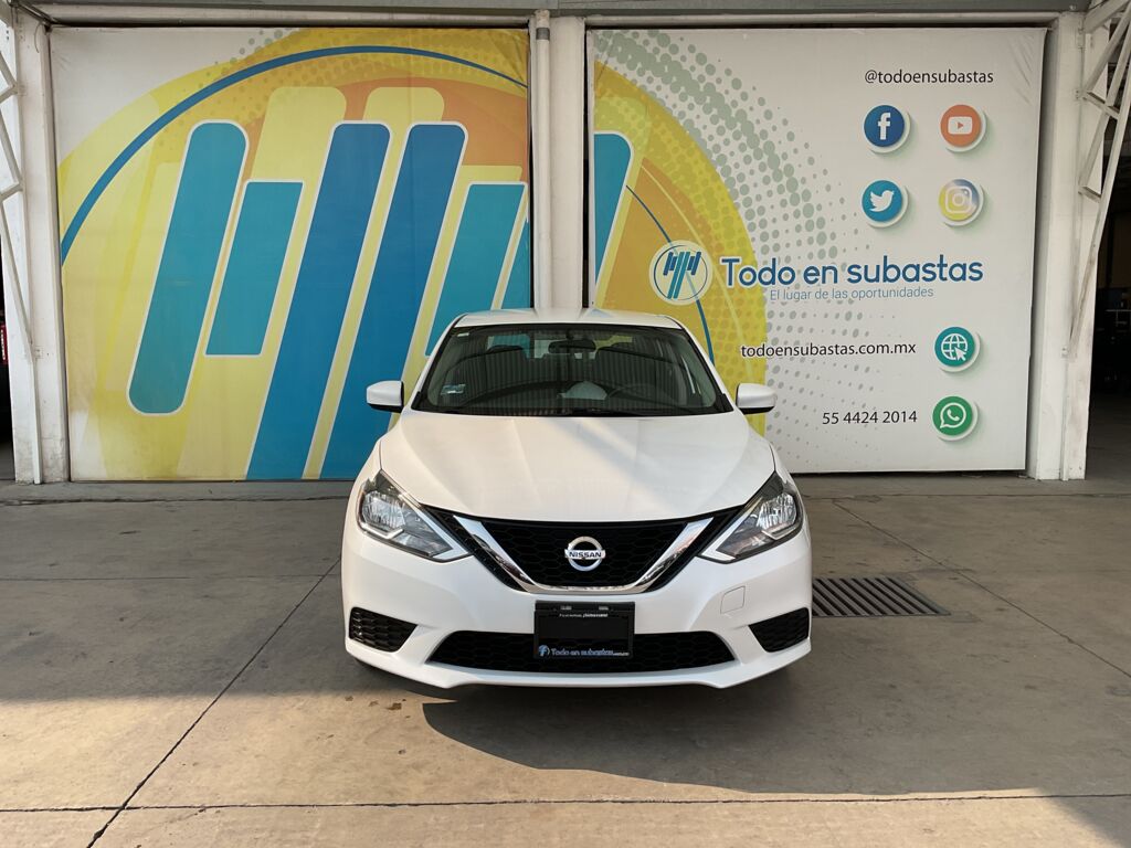 Nissan Sentra 2019 4p Sense L4/1.8 CVT 2019 Nissan Sentra Venta Exteriores 2