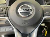 Nissan NP300 Frontier 2021 4p SE L4/2.5 Man 2021 Nissan NP300 Frontier Venta Interiores 12
