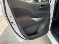 Nissan NP300 Frontier 2021 4p SE L4/2.5 Man 2021 Nissan NP300 Frontier Venta Interiores 19