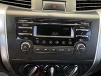 Nissan NP300 Frontier 2021 4p SE L4/2.5 Man 2021 Nissan NP300 Frontier Venta Interiores 8