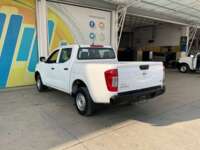 Nissan NP300 Doble Cabina 2018 4p SE L4/2.5 Man A/A Paq. Seg. 2018 Nissan NP300 Doble Cabina Venta Exteriores 7