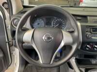 Nissan NP300 Doble Cabina 2018 4p SE L4/2.5 Man A/A Paq. Seg. 2018 Nissan NP300 Doble Cabina Venta Interiores 1