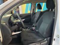 Nissan NP300 Doble Cabina 2018 4p SE L4/2.5 Man A/A Paq. Seg. 2018 Nissan NP300 Doble Cabina Venta Interiores 14