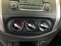 Nissan NP300 Doble Cabina 2018 4p SE L4/2.5 Man A/A Paq. Seg. 2018 Nissan NP300 Doble Cabina Venta Interiores 7